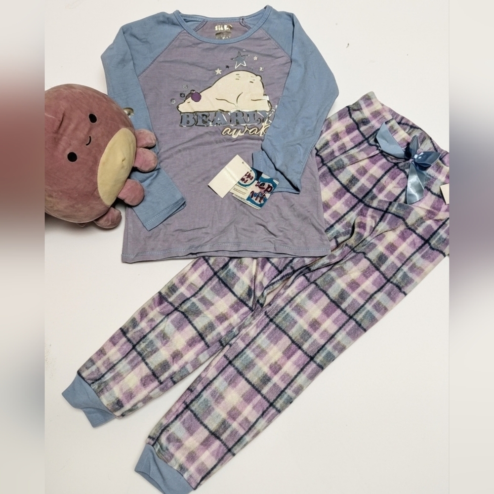 ✨ Cozy Winter Girls PJ Set | Sleep On It | Size M (10/12) ❄️